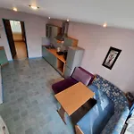 2-room In The House With The Separate Entrance & Free Parking Appartamento Riga