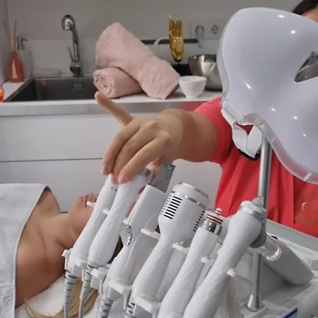 2-room In The House With The Separate Entrance & Free Parking Appartement *