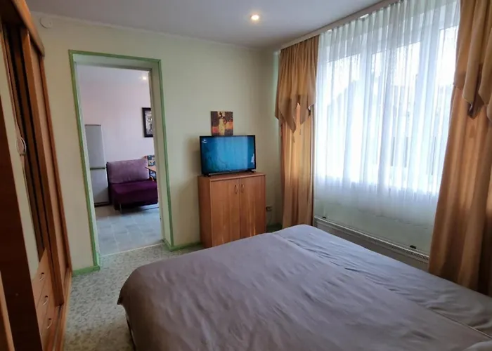 Апартаменты 2-room In The House With The Separate Entrance & Free Parking *