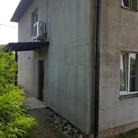 2-room In The House With The Separate Entrance & Free Parking Apartamento *