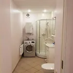 2-room In The House With The Separate Entrance & Free Parking Апартаменти Рига