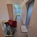 2-room In The House With The Separate Entrance & Free Parking *